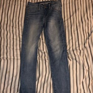 american eagle light wash skinny jeans
